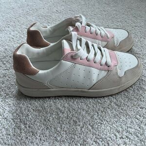 Stylish Women's Pink and White Sneakers
